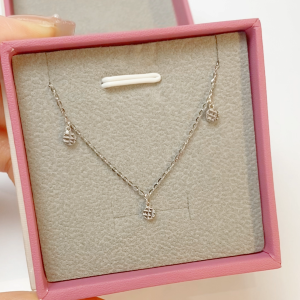 LAZO DIAMOND Minimalist Tiny Textured Plates Everyday Bracelet in 375/9K White Gold