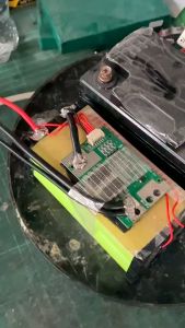 แบตเตอรี่ลิเธียมฟอสเฟส 3.2V 15Ah LifePo4 32140 ความจุ 15Ah ขายยกลัง 40 ก้อน