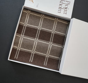 ผ้าพันคอถักผสมขนสัตว์สองด้านสีแดงลายสก็อต LEEL ของขวัญวันหยุดสำหรับผู้หญิงในฤดูหนาว ผ้าพันคอแบบสวมหัวแบบถักสองด้าน