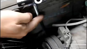 <GK>  Giá đỡ bình điện ô tô Giá đỡ cố định có thể điều chỉnh Giá đỡ bình điện Kẹp bình điện Sửa đổi áp suất cố định