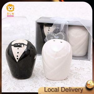 【Local Delivery】 Wedding Souvenir Personalized Wedding Souvenir Wedding Souvenir Giveaways Bride and Groom Salt & Pepper Shaker Personalized Souvenir Wedding Giveaways