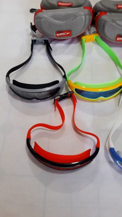Kính bơi batman Speedo chống tia UV, chống động sương cho bé từ 3-10tuổi, có khóa cài phía sau tiện lợi. Tặng hộp Speedo