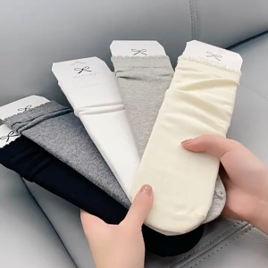 CEEKEY ถุงเท้าสุภาพสตรีฤดูใบไม้ผลิและฤดูใบไม้ร่วงกลางกระบอกถุงเท้าสาววิทยาลัยลมเชื้อราลูกไม้กีฬาสีทึบถุงเท้าผ้าฝ้าย