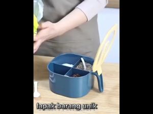 TEMPAT BUMBU 4 SEKAT WADAH BUMBU DAPUR SERBAGUNA BAHAN PLASTIK PLUS SENDOK