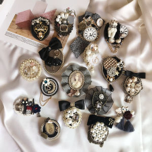 Fashionable Chest Pin Brooch Korean Luxury Large Air Outerwear Sweater Brooch Vintage Pearls Lace Accessories for Women