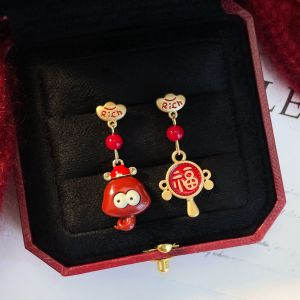 Asymmetric Snake Year Zodiac Earrings New 2025 Fashion Womens Light Luxury Ear Jewelry Suitable for Winter Autumn And Winter