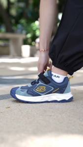 Giày thể thao bé trai HOBIBEAR XIXA EK1071 Navy khóa dán đế EVA nhẹ đàn hồi tốt