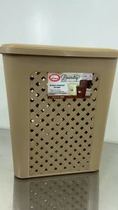 8980 RATTAN LAUNDRY BASKET WITH COVER