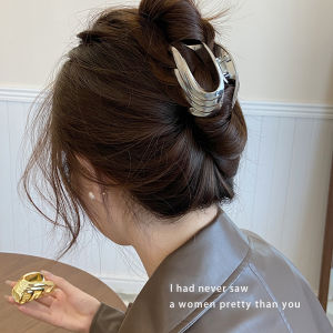 กิ๊บติดผมแบบใหม่ปี 2024 สำหรับผู้หญิง ทรงครึ่งหัว ทรงหางฉลาม สไตล์ไฮเอนด์ ประดับผมแบบใหม่ ดีไซน์เรียบง่าย ดีไซน์สั้น ดีไซน์สั้น