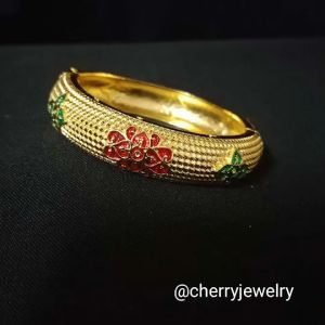 กำไลข้อมือล้านนา กำไลเจ้านาง กำไลฟ้อนรำ กำไลออกงานมงคล สินค้าพร้อมส่งจากประเทศไทย