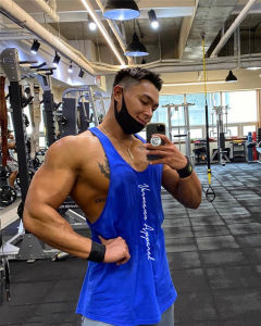 เสื้อกล้ามกีฬาแขนกุดสำหรับผู้ชาย ทรงหลวม ระบายอากาศได้ดี แห้งเร็ว ทนทานต่อการยืดหยุ่น สำหรับเล่นกีฬาอุปกรณ์ออกกำลังกาย