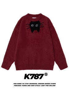 เสื้อสเวตเตอร์คอตั้งทรงหลวมสไตล์ฤดูหนาวสำหรับผู้ชายและผู้หญิง K787 เสื้อสเวตเตอร์ถักลายแมวสีแดงสำหรับคู่รักในปี 2025