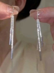 Shiny Zircon Long Tassel Earrings Womens Fashion Jewelry Elegant Lightweight Luxury Earlines Fresh out Design Hoop Earrings