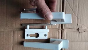 Tay nắm khoá đa điểm cửa nhựa lõi thép upvc