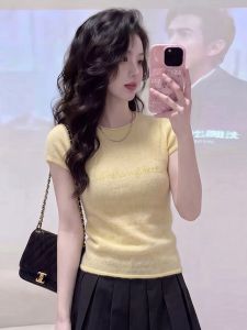 PEIXI | Áo Thun Đẹp Kiểu Thêu Màu Vàng