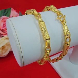 สร้อยข้อมือทองลายโซ่คั่นปล้องตัดลาย ความยาว 7.5-8 นิ้ว น้ำหนักเทียบเท่า 2 สลึง ชุบทอง ทองปลอม ใส่ได้หลายโอกาส รูปถ่ายจากสินค้าจริง