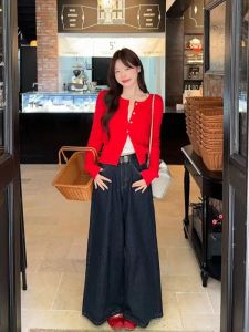 เสื้อคาร์ดิแกนถักสีแดง ทรงสลิมฟิต แขนยาว ทรงสั้น ทรงเข้ารูป สำหรับผู้หญิง ฤดูใบไม้ผลิและฤดูใบไม้ร่วง 2025 รุ่นใหม่