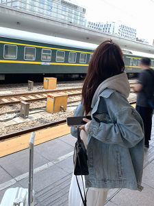 Korean Style Loose Womens Denim Jacket with Hood Casual Versatile Spring Autumn Fashion Outerwear Long Sleeve Polo Collar