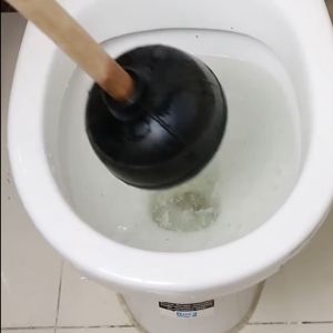 Durable Rubber Toilet Force Cup With Wooden Handle Toilet Suction Cup Pump