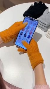 ถุงมือที่พึ่งพันวาด้วย! ถุงมือแฟชั่น ใส่เล่นมือถือได้ - ถุงมือไหมพรมกันหนาว