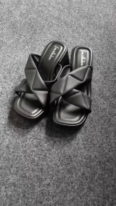 Sandal Jelly Selop Wanita Fushin Motif Garis Segitiga Timbul Fushin17