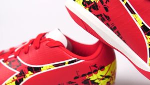 Sepatu Olahraga Futsal Pria Diadora GUSCAR DIAFG230603R RED