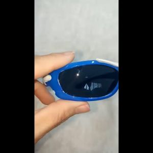 Kacamata Gaya Sport Untuk Anak Lensa Hitam Anti UV Debu Bentuk Wrap Around Gaya Keren Kece Cocok Untuk Bersepeda Naik Motor Hiking Traveling - CEWEK COWOK - BISA COD