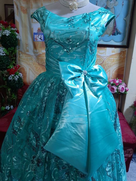 Ladies ball gown that is best wear for some special celebration  