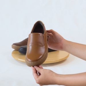 Sepatu Slip On Pria Sepatu Casual Santai Kulit WEASLY Q701
