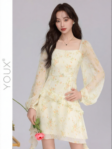 YOUXIANG | Đầm Ngắn Hoa Ôm Eo Màu Đào Cổ Vuông