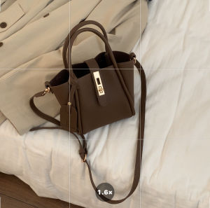 South Korea Niche Style Satchel Vegetable Basket Bag Female 2023 New Arrival Fall Winter Fashion Retro Bucket Bag Fancy Messenger Bag
