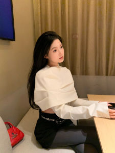 เสื้อถักแฟชั่นสไตล์มิสเทอร์เน็กซ์ฟีนี่สตูดิโอ ทรงสลิมฟิต เสื้อไหมพรมคอวีแขนยาว สไตล์เกาหลี ฤดูใบไม้ร่วง 2023