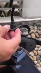 FASHION 1ชิ้น ตัวยึดคันเร่งของรถจักรยานยนต์ พักคันเร่งมอไซด์ ประหยัดแรง ที่พักข้อมือ Motorcycle accessories