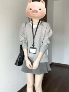 2024 Early ฤดูใบไม้ร่วง ใหม่สีเทา คอวี เสื้อสเวตเตอร์ถัก ผู้หญิง แจ๊กเก็ตสไตล์ขี้เกียจความรู้สึกระดับไฮเอนด์แขนยาวเหนือศีรษะ เสื้อท่อนบน