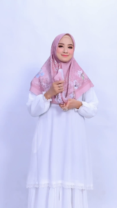 HSE Hijab Segi Empat Motif Flower Viral Syari Jumbo 130x130 Laser Cut