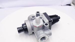 Air Brake Valve 9753034730 for Man Benz Renault Truck Auto Part 1506504 4804765 0014319806 Pressure Controller
