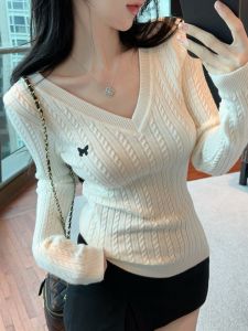 GUZILIAN | Pure Desire Spicy Girl V-Neck Knitted Base Shirt Womens Autumn Winter Embroidered Twisted Knitwear Inner Wear High-End Feelings