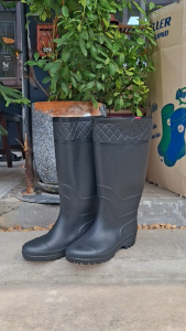 รองเท้าบูท Canue รุ่น B06 พื้นปุ่ม กันลื่น ผลิตจาก PVC ยาว 16 นิ้ว มีแผ่นเสริม ใส่สบาย กันน้ำ ทนทาน