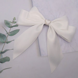 Womens French Vintage Small Perfume Style Shirt Accessory Heart Shaped Rhinestone Butterfly Knot Tie Decorative Pin