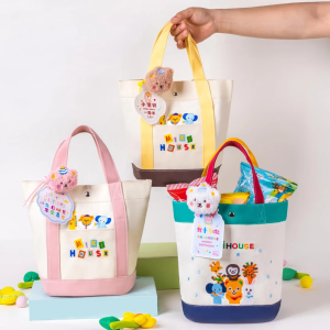 Birthday Baby Shower Gift Bag Canvas Handheld Bear Embroidery Mommy Bag Casual Youthful Summer New Fashion Womens Handbag
