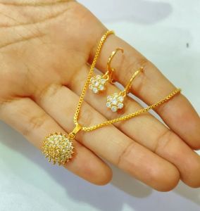 Set Perhiasan Kalung Anting Permata Lapis Emas Dewasa