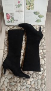 sepatu boots tinggi selutut terbaru