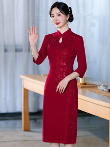 ชุดกี่เพ้าสีแดงสำหรับงานแต่งงาน ผ้าฝ้ายยืดระดับไฮเอนด์ ชุดกี่เพ้าสำหรับคุณแม่ของเจ้าสาว ชุดกี่เพ้าสไตล์ย้อนยุค ฤดูใบไม้ผลิ