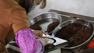 SXH  Craft Hong Kong Lou Ji Sandal Incense Coil Home Aromatpy Supplies Buddha Worship Indoor Incense