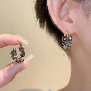 Korean Fashion Black Love Round Earrings: A Guide to Girls' Elegant Simple Earrings