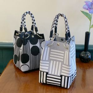 New Ins Style Large Capacity Knitted Handbag Portable Casual Shoulder Bag Lunch Box Bag Daily Versatile Handheld Tote Bag