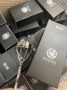 Portable Natural Looking Eyelash Curler Long Lasting Styling No Damage to Lashes Sunflower Beginner Friendly Beauty Tool