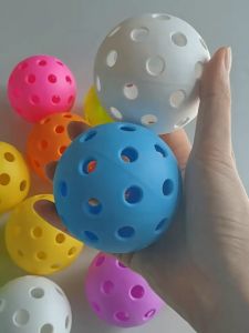 ABS Tournament Pickleball Indoor Outdoor Training Seamless 12pcs 40 Holes Multi-Color Picking Bola Berkualiti Tinggi 室内/室外匹克球
