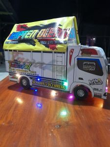 Miniatur truk oleng tawkal number one full variasi lampu terpal