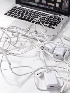 🔥จัดส่งรวดเร็ว🔥กล่องเก็บสายเคเบิลข้อมูล 7 ช่อง ความจุขนาดใหญ่ กล่องเก็บสายชาร์จโปร่งแสงอเนกประสงค์สำหรับบ้าน สำนักงานการเดินทาง